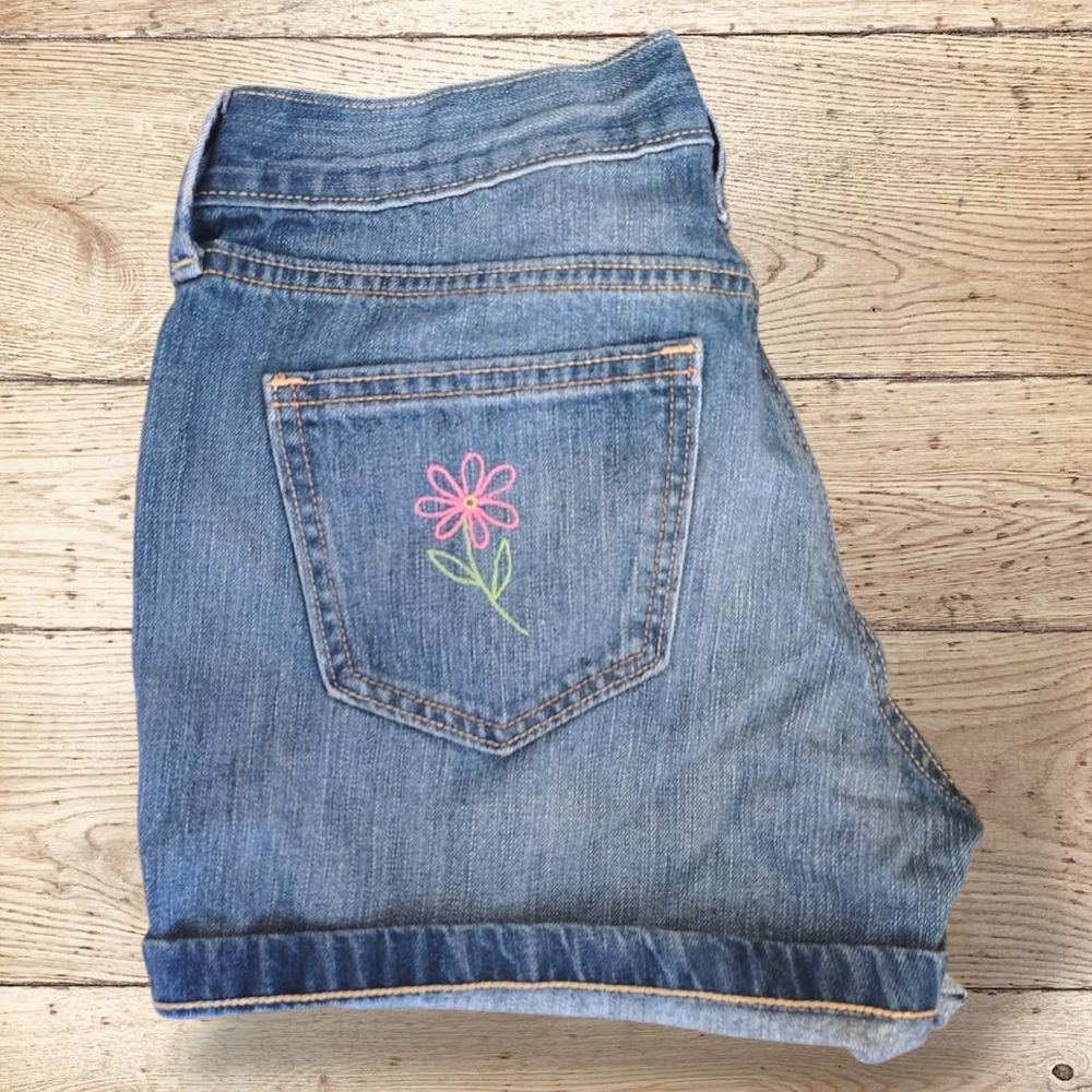 Vintage Cottagecore Pink Daisy Embroidered Denim Women's Jean Shorts Sz 2